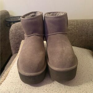 UGG Women's classic plateform  in Grey